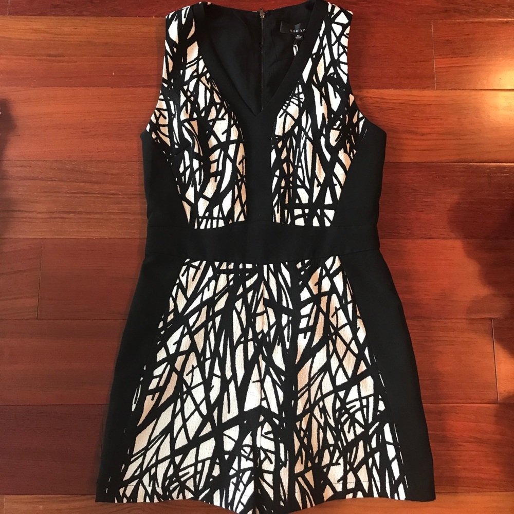 NWT Adelyn Rae Wilbur Textured Romper